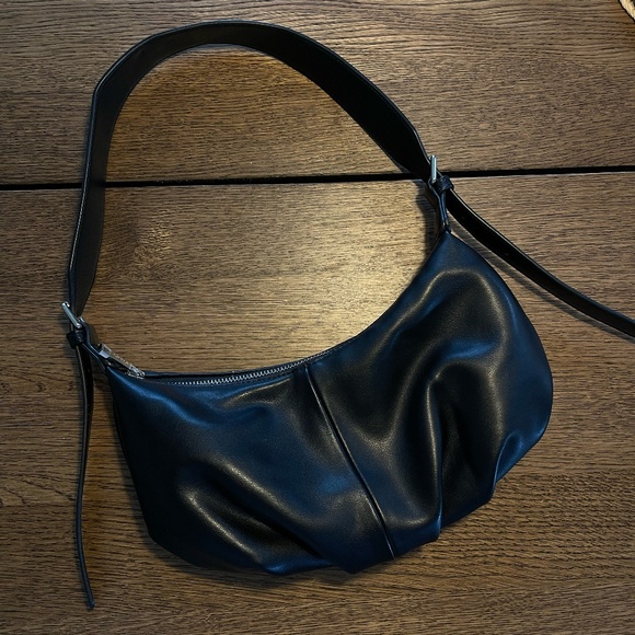 BLACK SHOULDER BAG - Picture 2 of 4